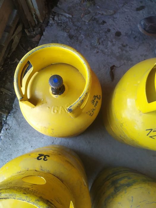 4 броя Газови бутилки