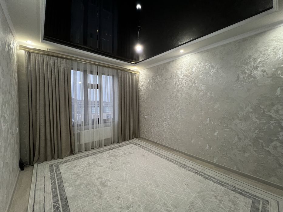 Uy sotiladi 2 xonali Navoi kuchda Prezident maktabi oldida