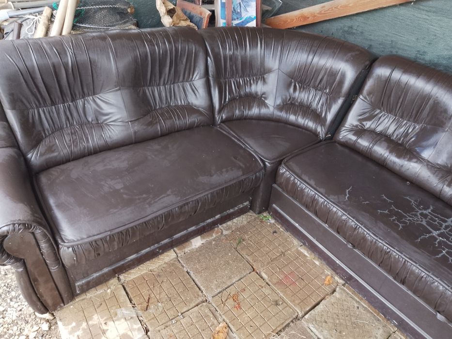 Диван ъглов черна кожа