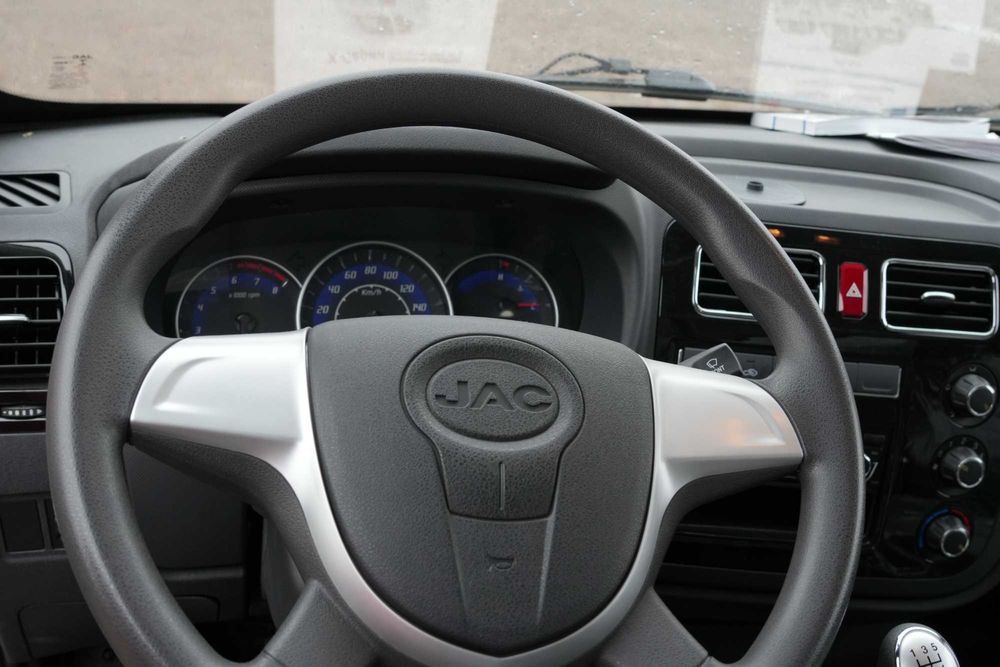 Продаётся JAC X 200 (без пробег)