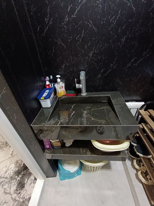 Oq yorda yoʻlni boyida kvartira sotiladi