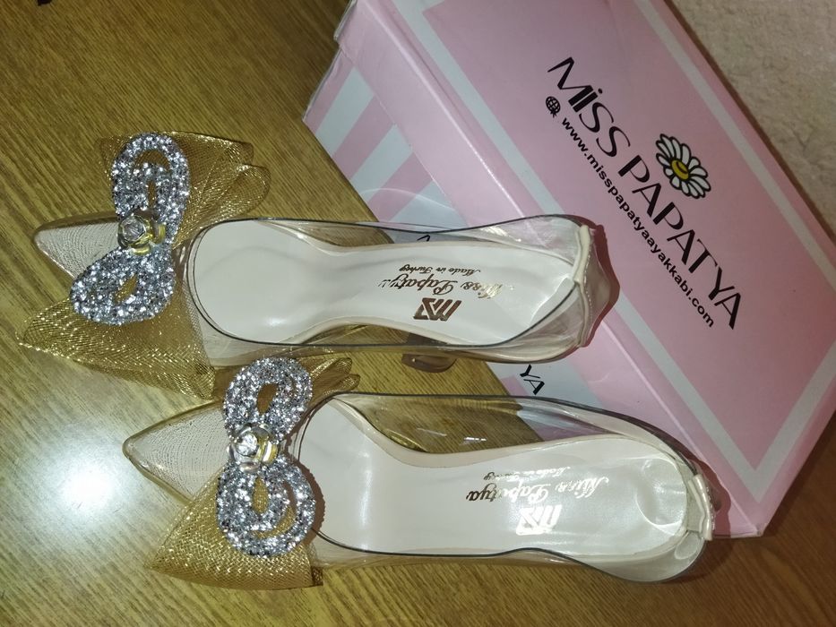 Туфли как у Золушки для свадьбы и корпоративых очень идеально подходит