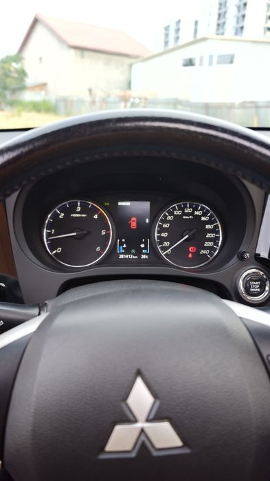 Mitsubishi Outlander Black 2013 Navi Trapa Diesel 2.2