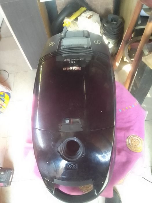 Vând aspirator miele