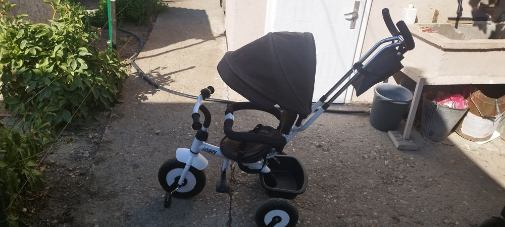 Детска триколка запазена