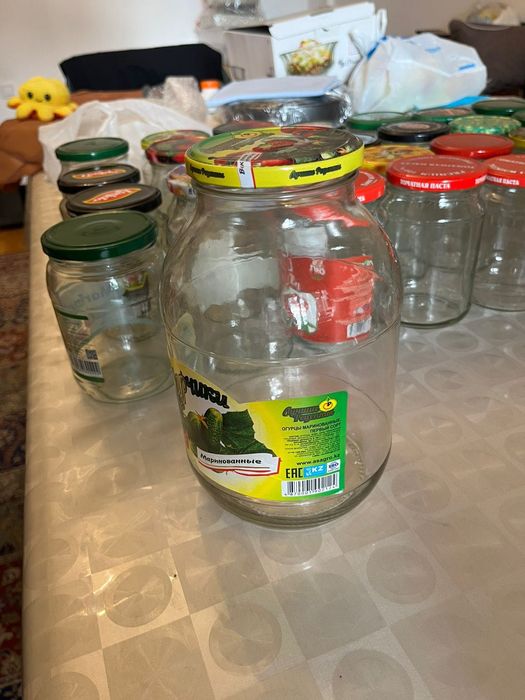 Продам Банки 80 штук