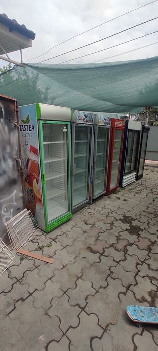 Холодильники стеклянные для напитков