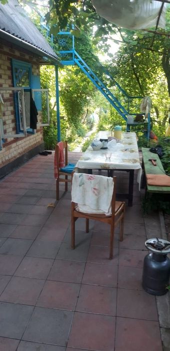 Продаётся дача 6 соток в ЧАРВАКЕ
Домик состоящи