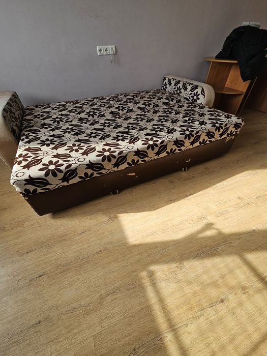 Отдам диван даром срочно