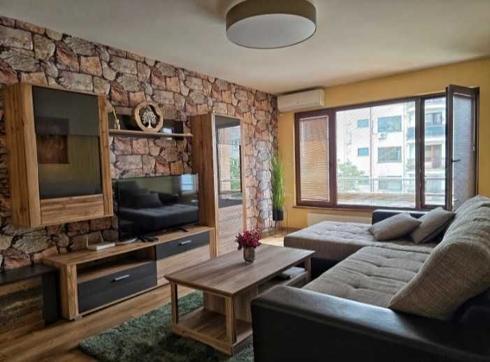 Дава се под наем Тристаен апартамент в София, Център - 71 кв.м за 820 € - Снимка #5