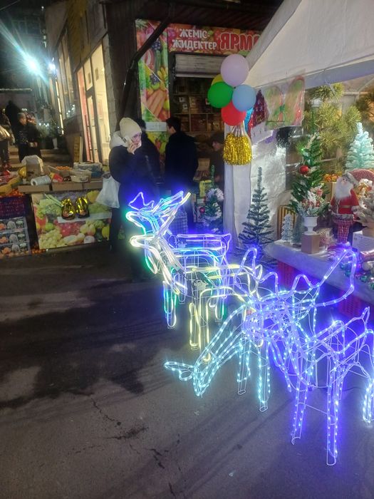 Олень новогодный