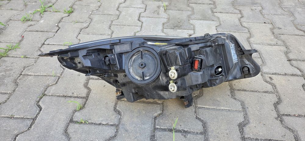 Far stanga cu lupa Opel Insignia facelift  an 2014