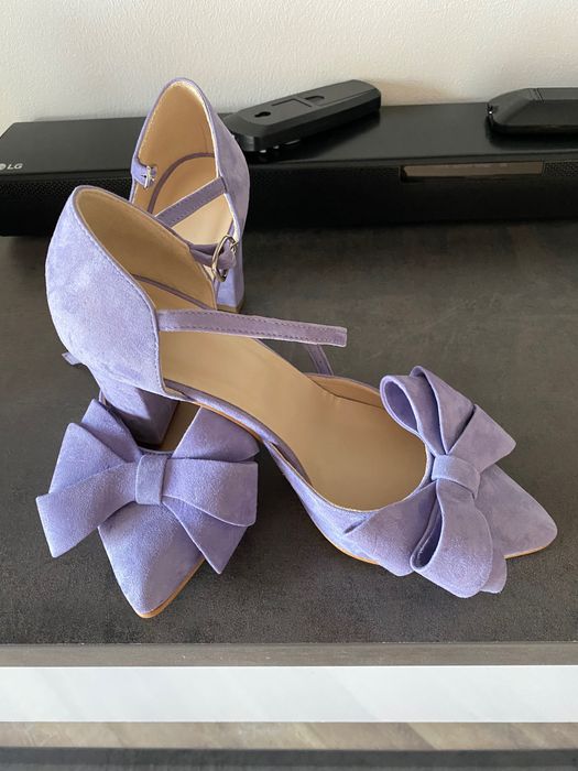 Pantofi stiletto