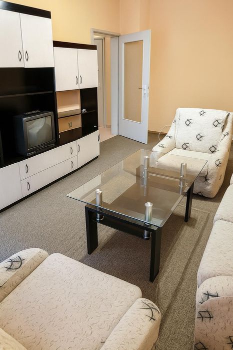 Двустаен апартамент в района на Каменица 1