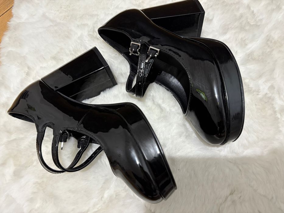 Дизайнерски дамски обувки