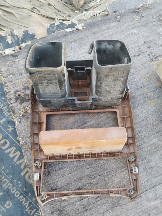 Ассаламалейкум хундай саната запчасть бар кимге керек болса хб