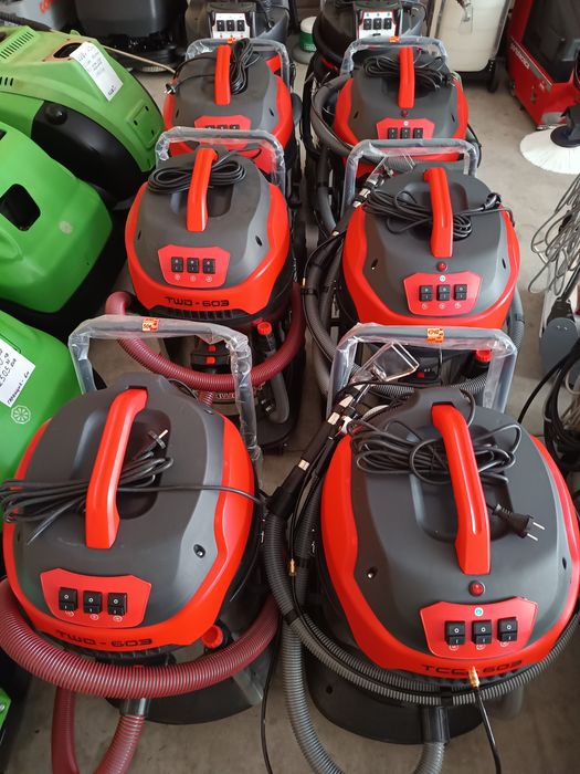 Професионална перяща прахосмукачка