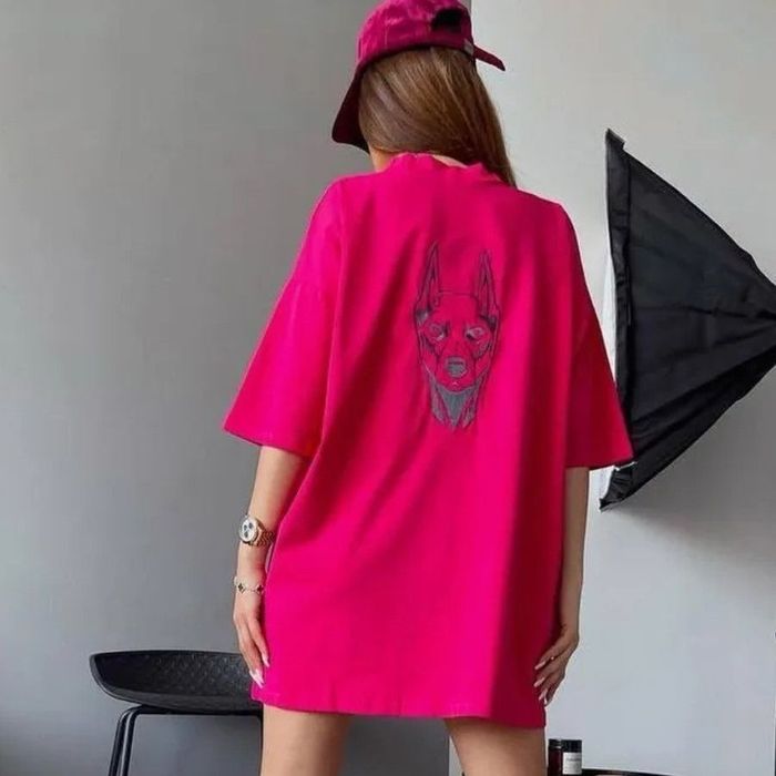 Футболка фуксия доберман