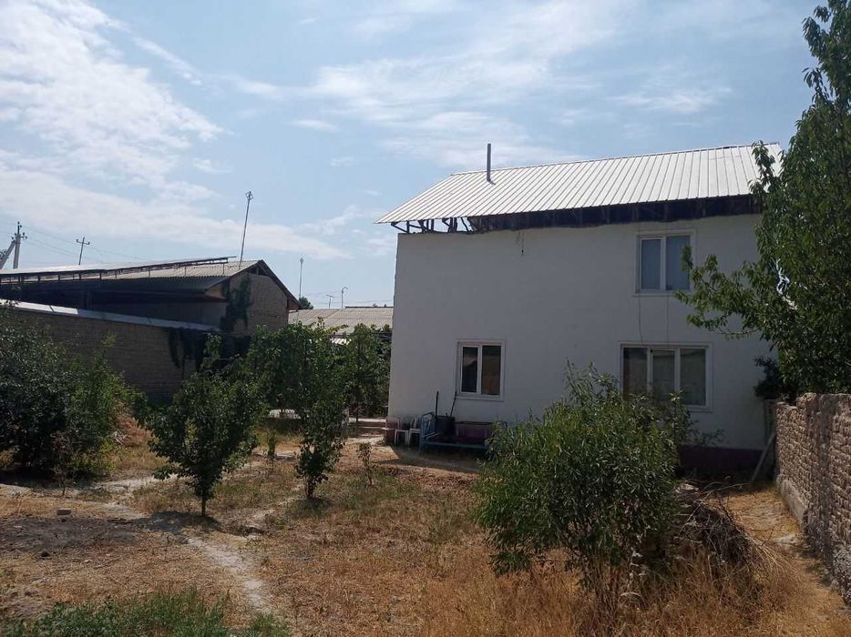 Uy Sotiladi. Продается дом. Можно в ипатеку.