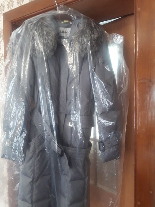 Продаю зимнее пальто пуховик