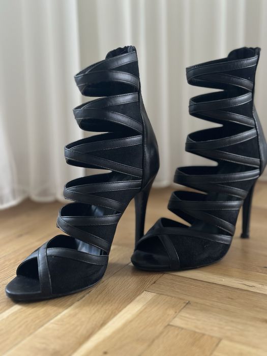 Черни обувки с ток. 11см ток