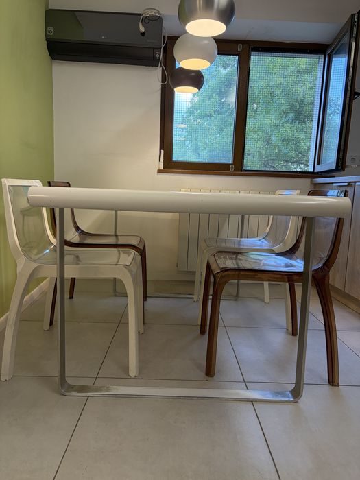 Set masă modernă dining + 4 scaune transparente stil Kartell