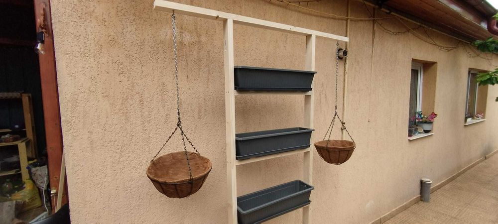 Jardiniera lemn supraetajata
