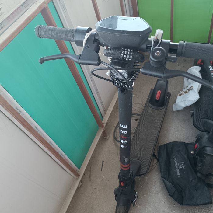 Продам складной электросамокат