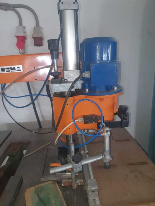 станок сверлильно присадочный.(аналог блюма)