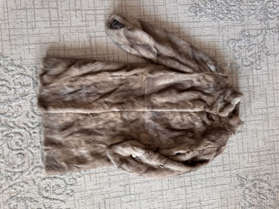 Продам норкувую шубу