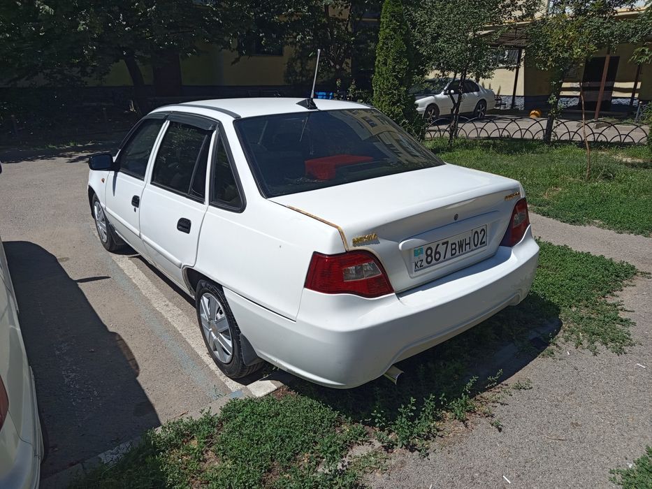 Продам авто Нексия 2  2011г