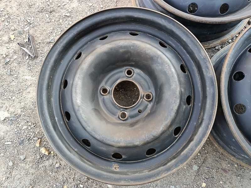 Продам оригинальные металлические диски на Пежо