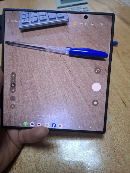 Продавам samsung z fold 7.. ЗА ЧАСТИ..