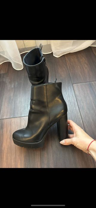 Дамски боти на марка H&M