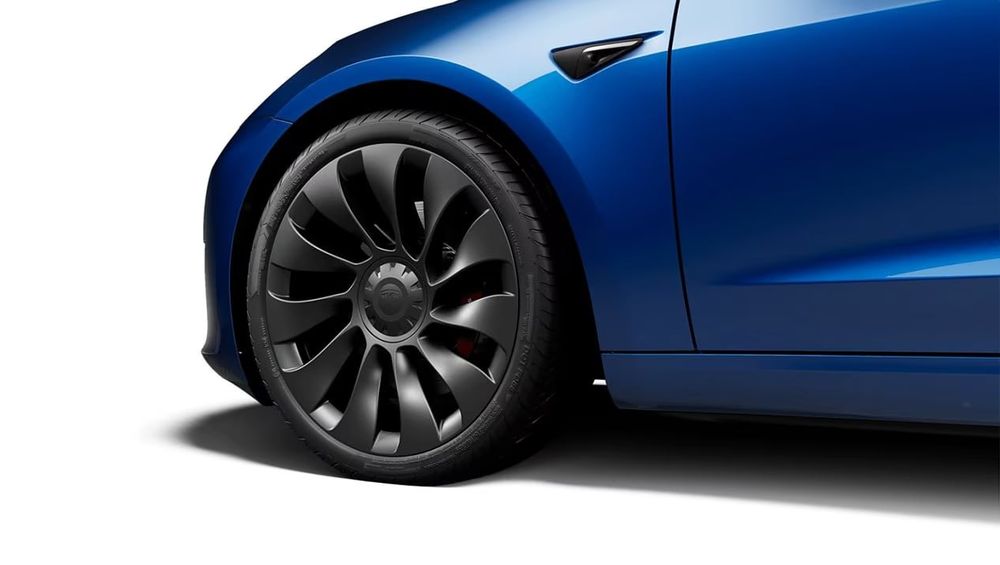 Tesla model 3  performance (гарантировано) Для любителей скорости.