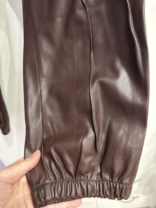 Кафяв кожен панталон