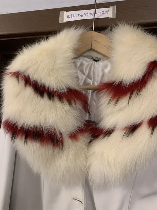 Дълко дамско кожено манто с естествен косъм