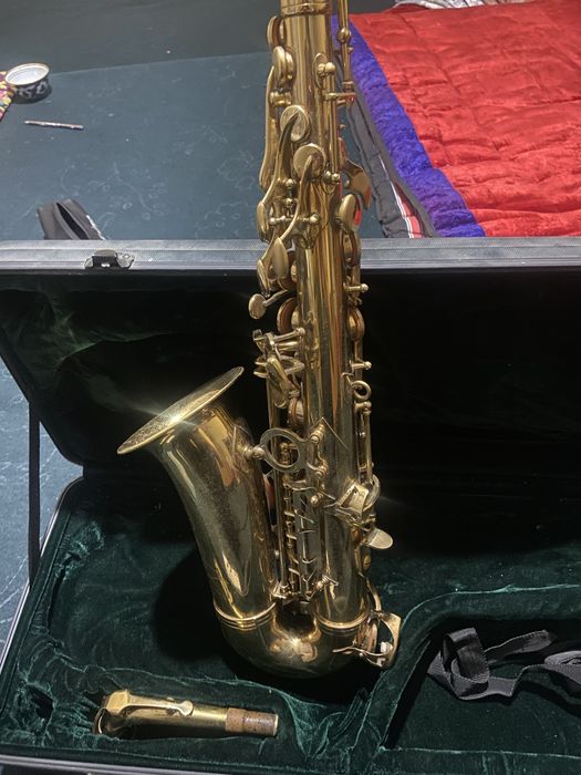 Саксафон срочна прадам 200$