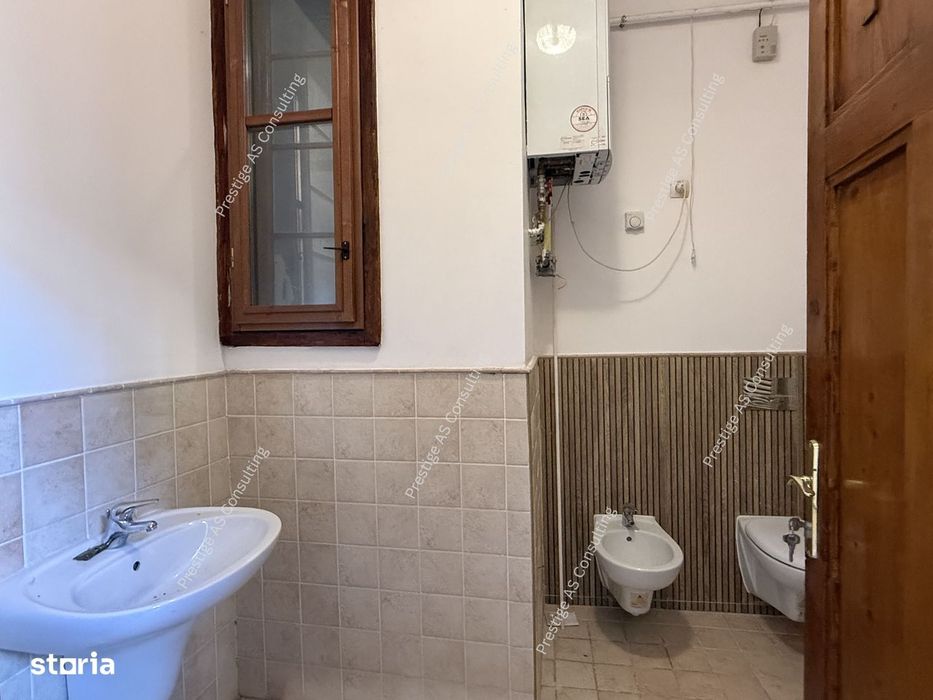 Apartament Patrimonial 150 mp | Balcon cu vedere directa spre Piata Vi