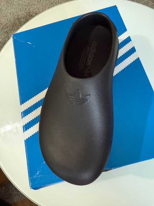 Vand papuci Adidas 100% originali