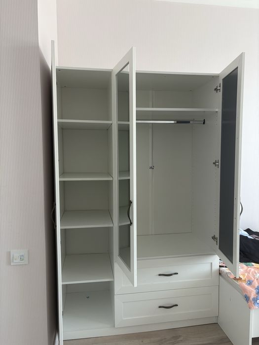 Шкаф 3-х дверный