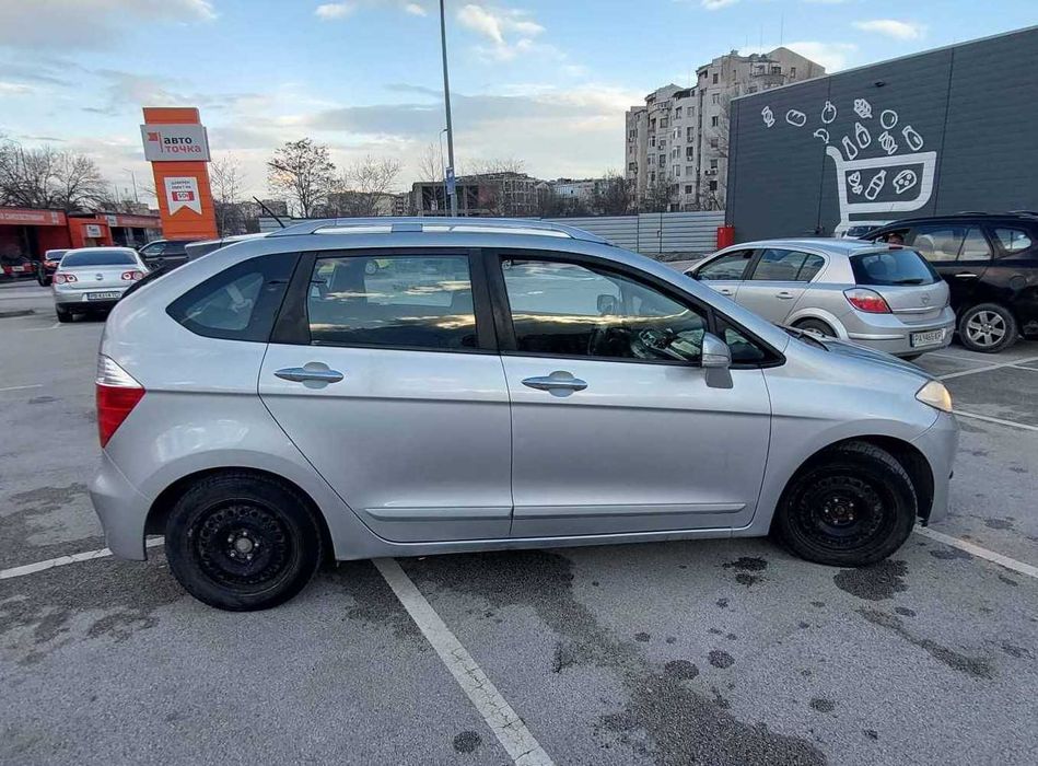 Продавам Honda FR-V 2.2D. в много добро състояние.
