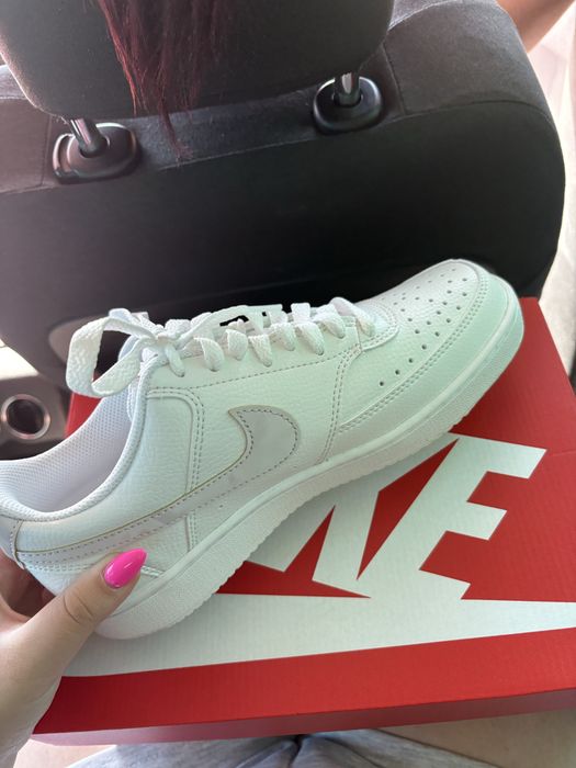 Чисто нови оригинални обувки Nike