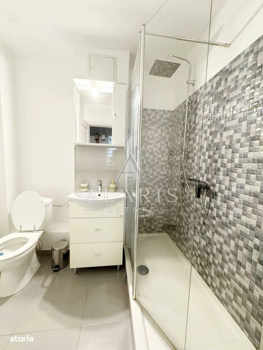 Apartament 2 camere, semidecomandat, zona Soarelui