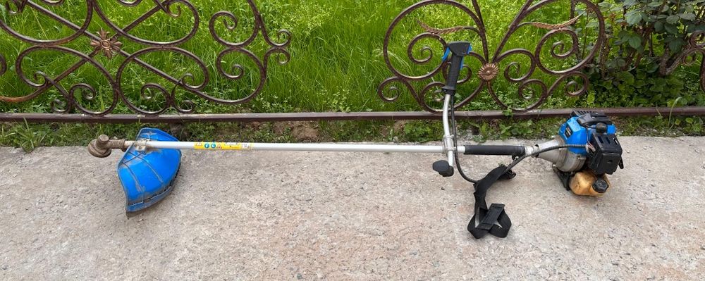 Газонокосилка на бензине