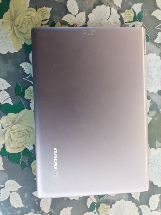 Laptop Lenovo ideapad U330