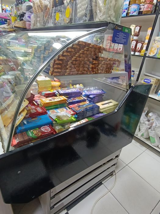 Витрина холодильник