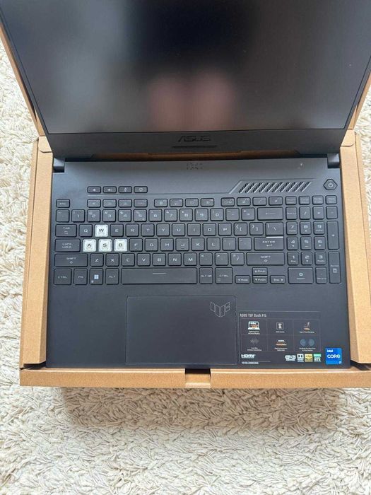 Laptop Gaming ASUS TUF DASH F15 i7-12650H RTX 3050 144Hz SSD 512GB - Stare foarte bună