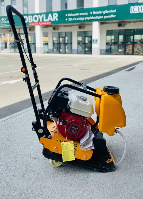 Виброплита бензиновый C90