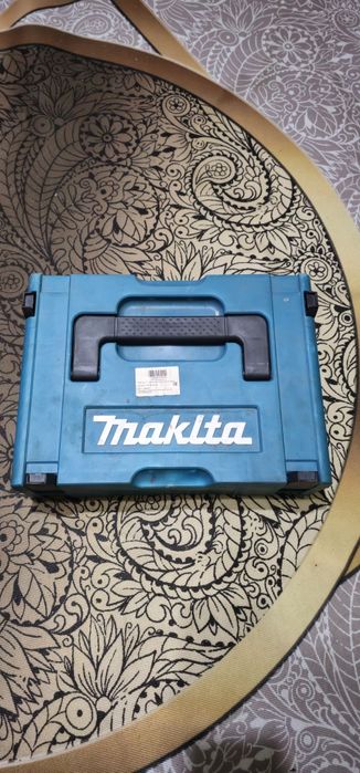Гайкаверт makita